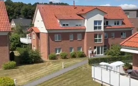 VERKAUFT | Dachgeschosswohnung in Hanstedt – zentral, hell & mit Terrasse