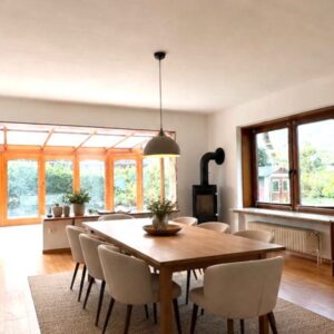 Großzügiges Zuhause mit zwei Wohnebenen, ideal für Familien mit größeren Kindern oder flexible Nutzung als Zweifamilienhaus